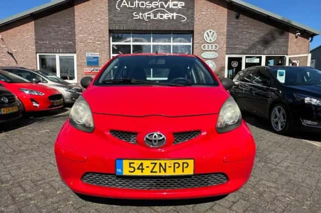 Toyota Aygo (2008) thumbnail 2