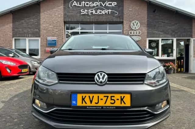 Volkswagen Polo (2016) thumbnail 2