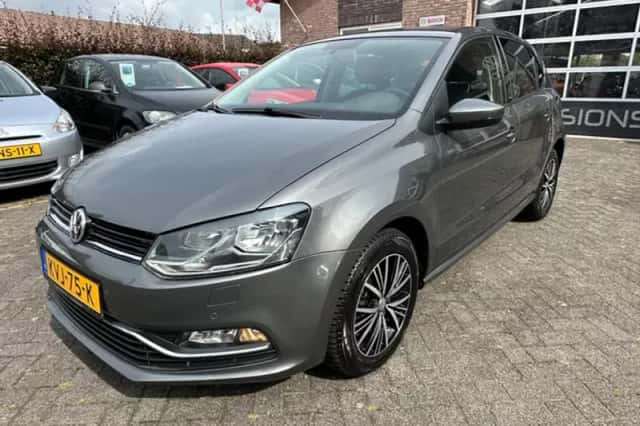 Volkswagen Polo (2016) thumbnail 3