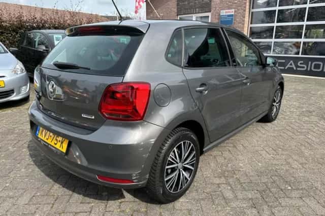 Volkswagen Polo (2016) thumbnail 6