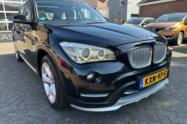 BMW X1 (2014) thumbnail 2
