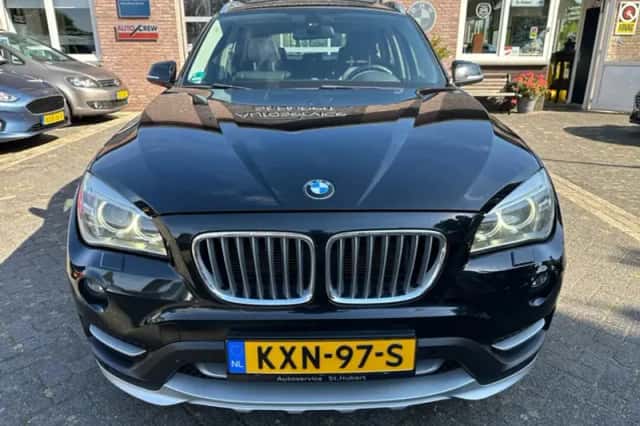 BMW X1 (2014) thumbnail 3