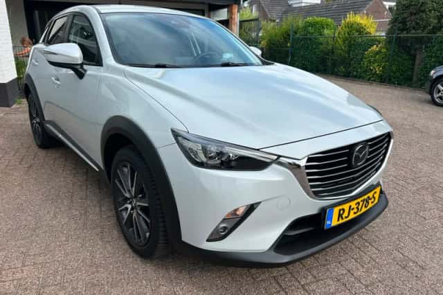 Mazda CX-3 (2017) thumbnail 3