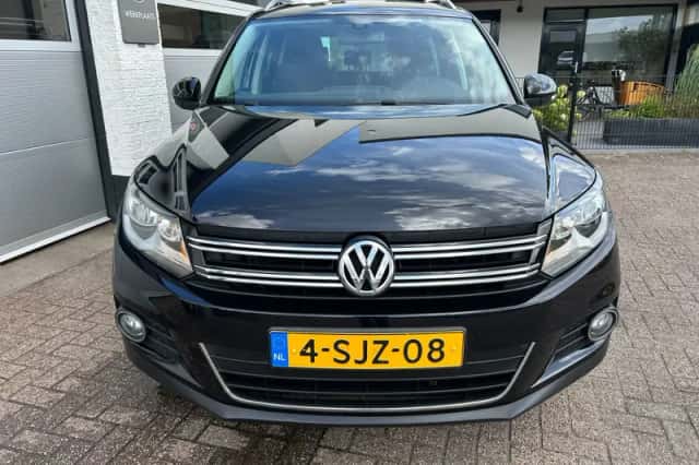 Volkswagen Tiguan (2013) thumbnail 2