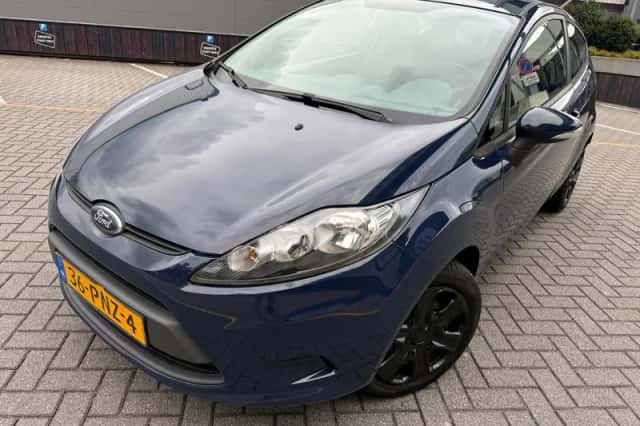 Ford Fiesta (2011) thumbnail 1