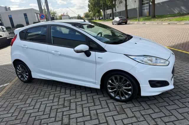 Ford Fiesta (2017) thumbnail 4