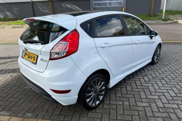 Ford Fiesta (2017) thumbnail 5