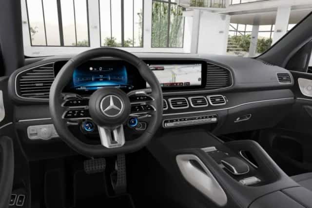 Mercedes-Benz GLE (2025) thumbnail 2