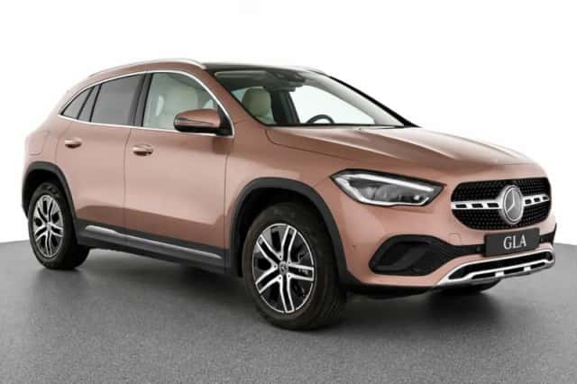 Mercedes-Benz GLA (2023) thumbnail 3