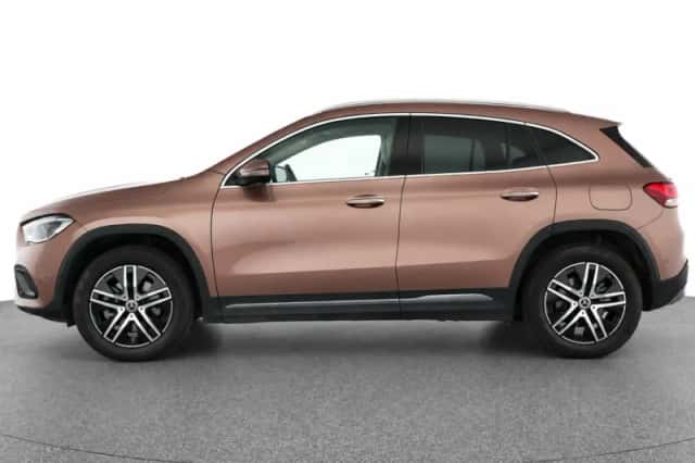 Mercedes-Benz GLA (2023) thumbnail 4
