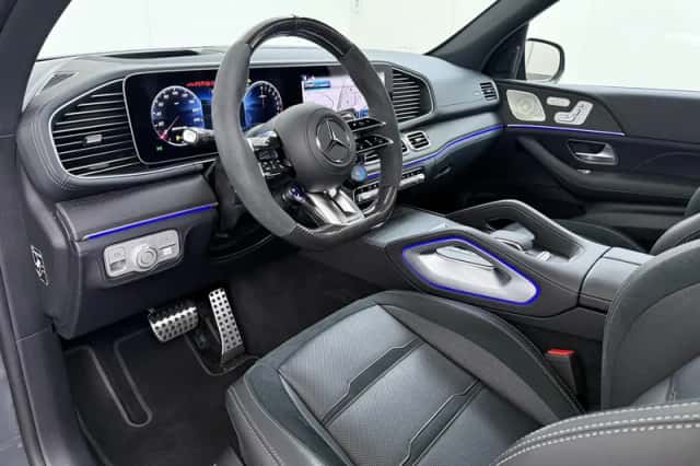 Mercedes-Benz GLE (2025) thumbnail 2