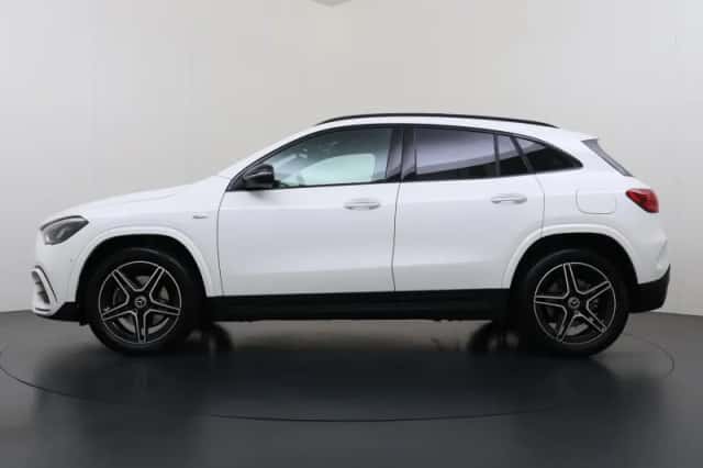 Mercedes-Benz GLA-Klasse (2025) thumbnail 2