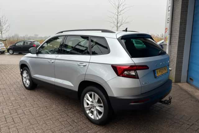 Škoda Karoq (2021) thumbnail 3