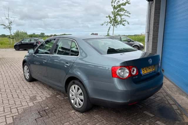 Volkswagen Jetta (2007) thumbnail 3