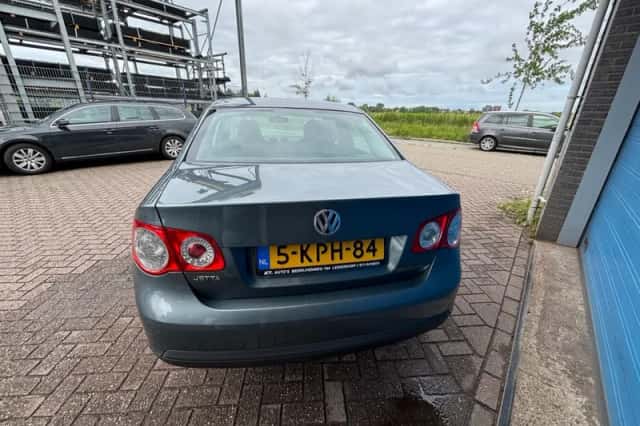 Volkswagen Jetta (2007) thumbnail 4