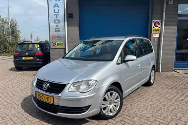 Volkswagen Touran (2008) thumbnail 1