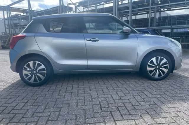 Suzuki Swift (2018) thumbnail 5