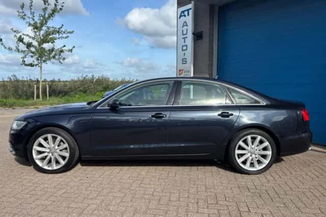 Audi A6 (2015) thumbnail 2