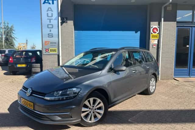 Volkswagen Golf (2019) thumbnail 1