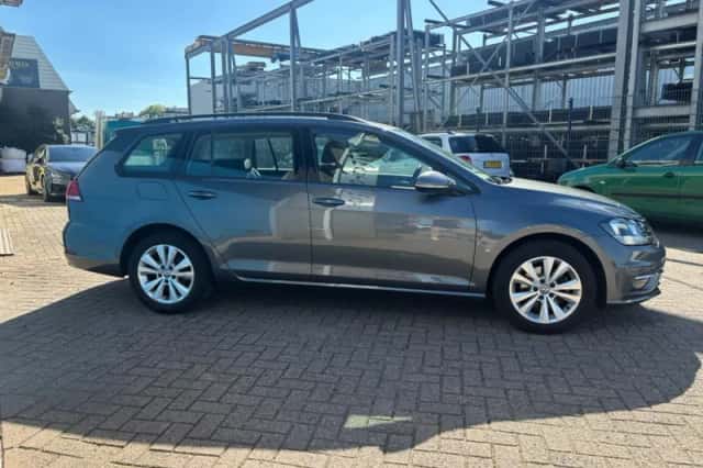 Volkswagen Golf (2019) thumbnail 6