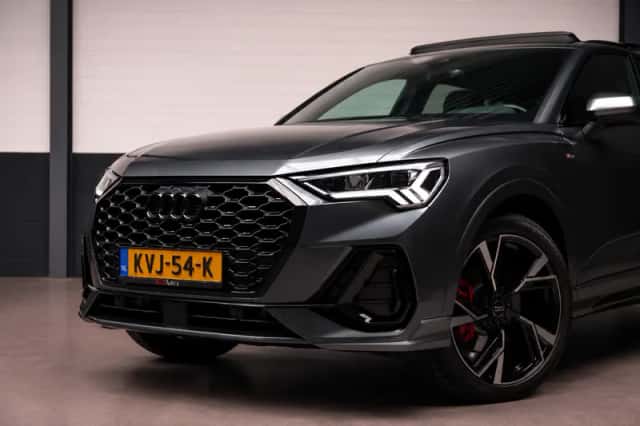 Audi Q3 (2021) thumbnail 2
