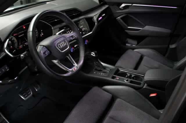 Audi Q3 (2023) thumbnail 3