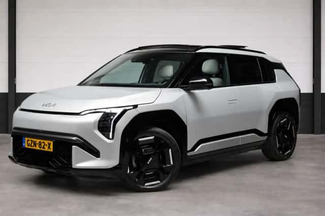 Kia EV3 (2025) thumbnail 1