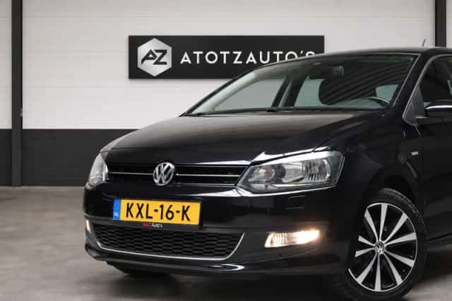 Volkswagen Polo (2012) thumbnail 2