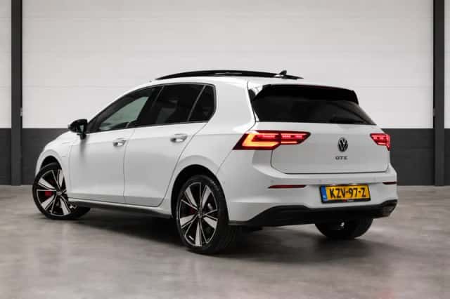 Volkswagen Golf (2022) thumbnail 6