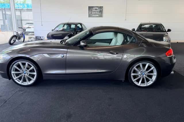 BMW Z4 (2009) thumbnail 4
