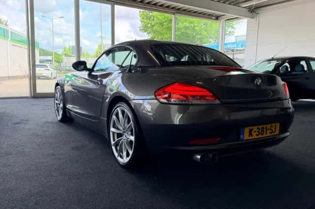 BMW Z4 (2009) thumbnail 5