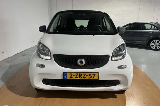 Smart ForTwo (2015) thumbnail 2