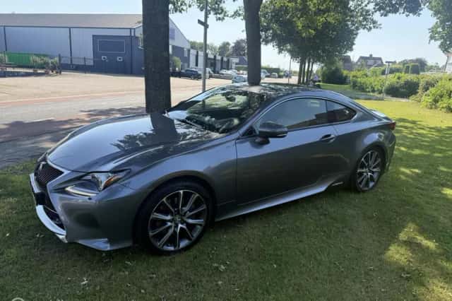 Lexus RC (2017) thumbnail 1