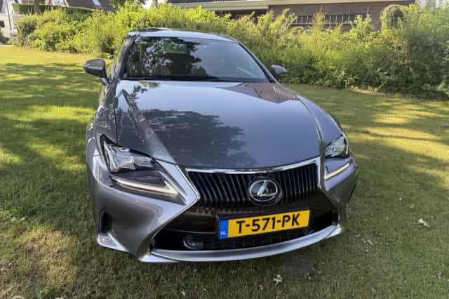 Lexus RC (2017) thumbnail 2