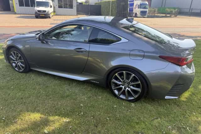 Lexus RC (2017) thumbnail 3