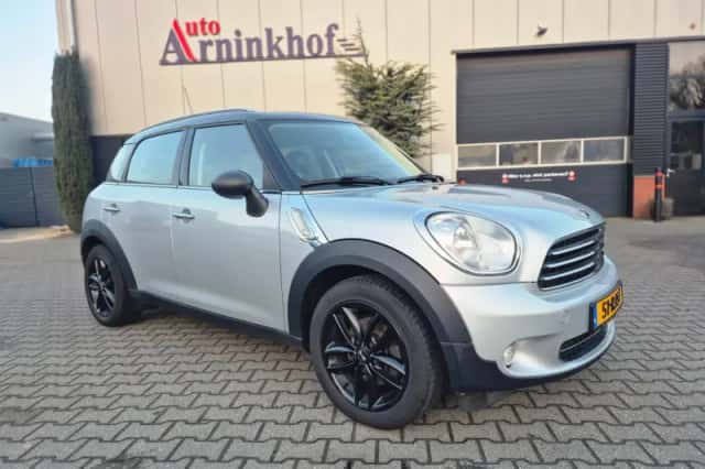 MINI Countryman (2011) thumbnail 3
