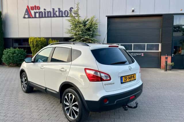 Nissan Qashqai (2013) thumbnail 3