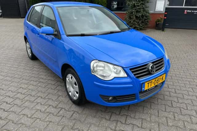 Volkswagen Polo (2005) thumbnail 2