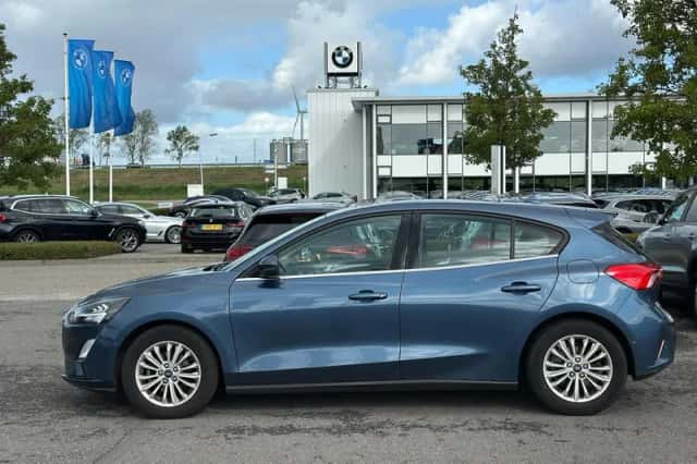 Ford Focus (2020) thumbnail 2