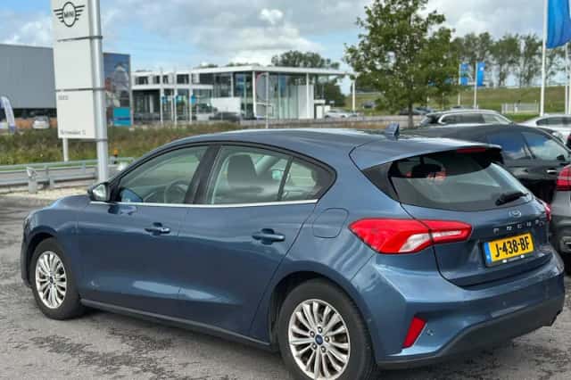 Ford Focus (2020) thumbnail 3