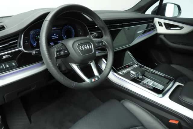 Audi Q7 (2024) thumbnail 6