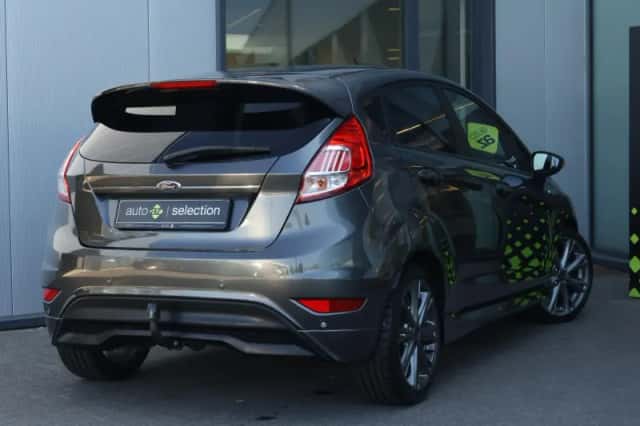 Ford Fiesta (2016) thumbnail 2