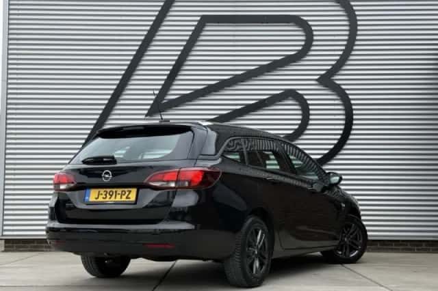 Opel Astra (2020) thumbnail 3