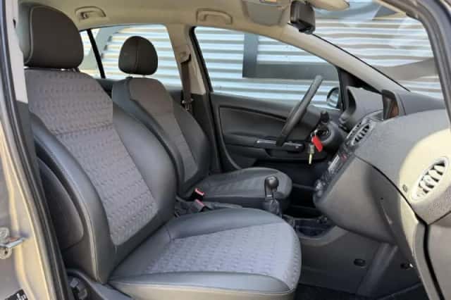 Opel Corsa (2012) thumbnail 6