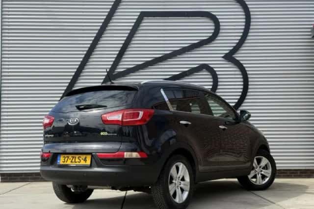 Kia Sportage (2013) thumbnail 3
