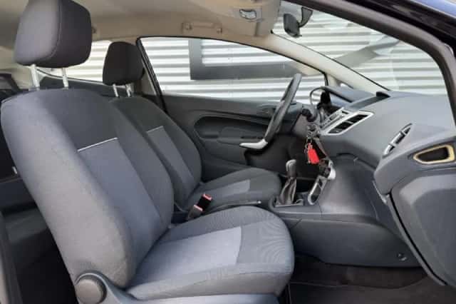 Ford Fiesta (2013) thumbnail 6