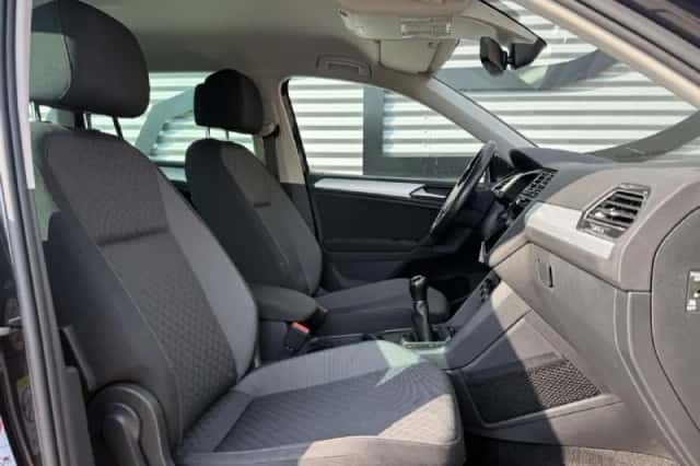 Volkswagen Tiguan (2019) thumbnail 6