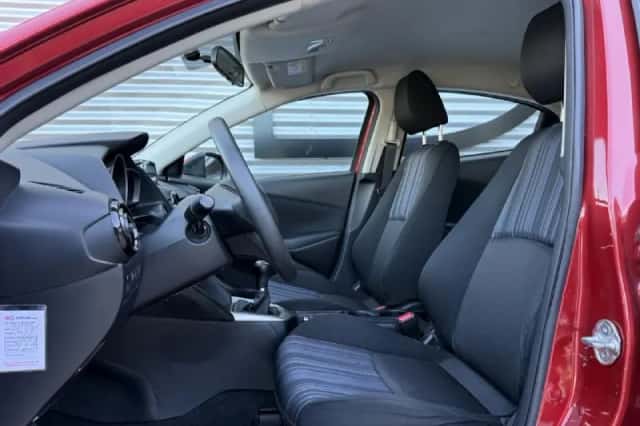 Mazda 2 (2015) thumbnail 4