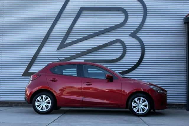Mazda 2 (2015) thumbnail 5