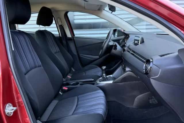 Mazda 2 (2015) thumbnail 6